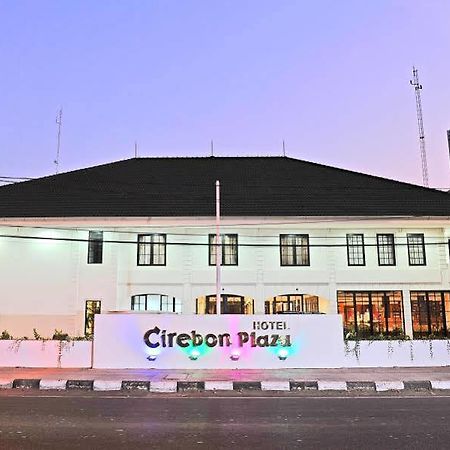 Hotel Cirebon Plaza Сиребон Екстериор снимка
